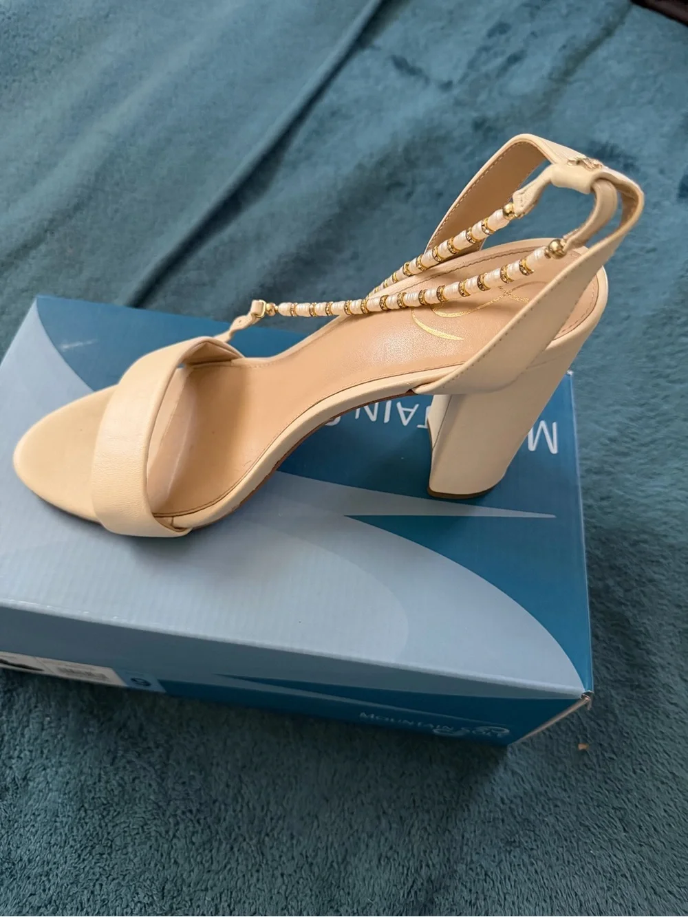 Sam Edelman elegant cream